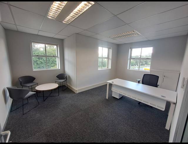 383M² OFFICE TO LET IN HYDE PARK
